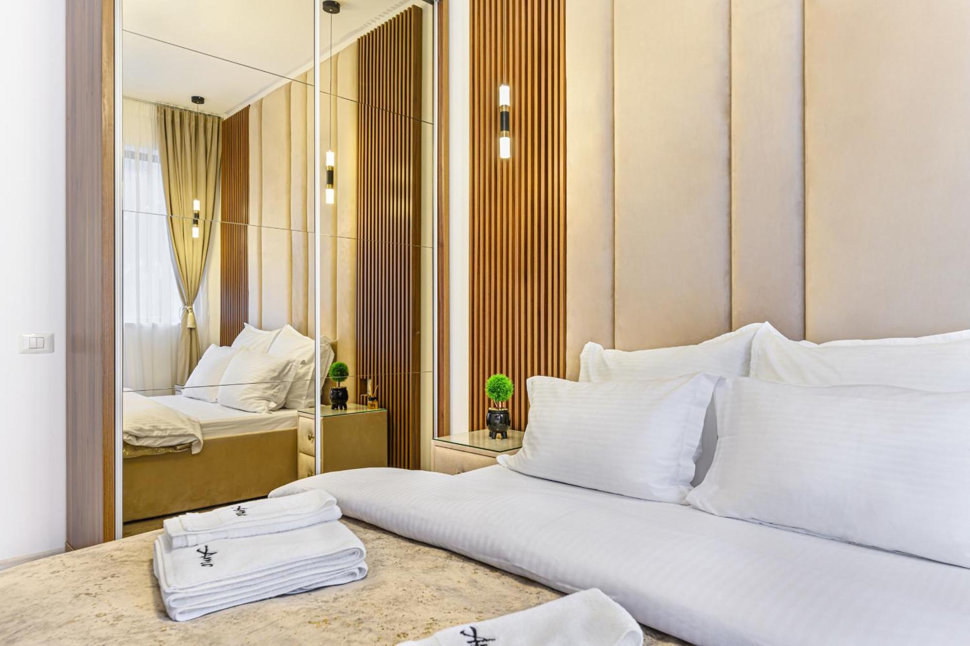 Ama Garden Apartment Буштени Экстерьер фото