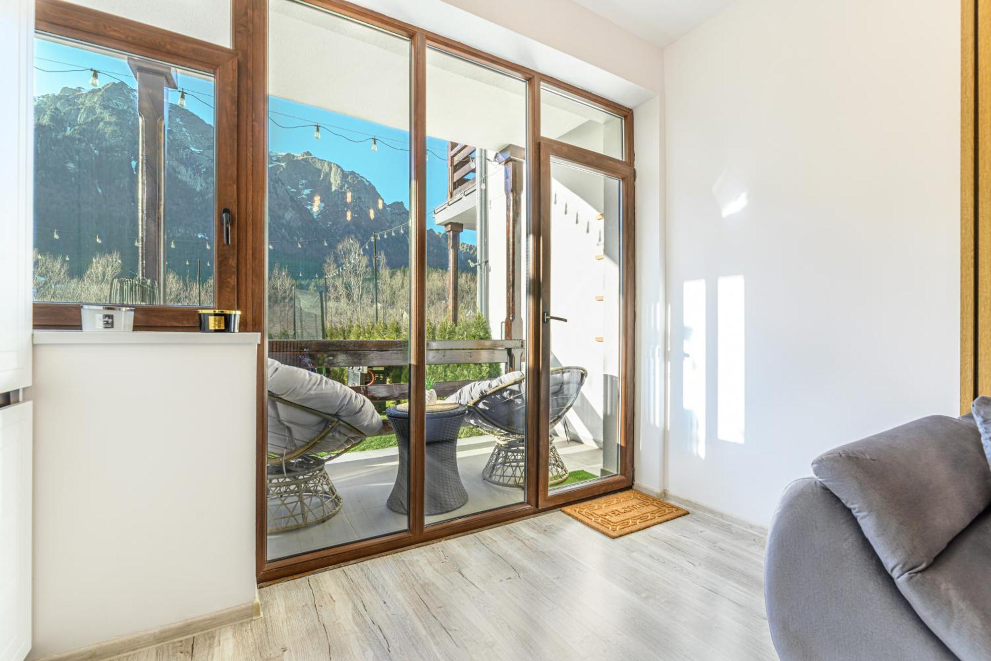 Ama Garden Apartment Буштени Экстерьер фото