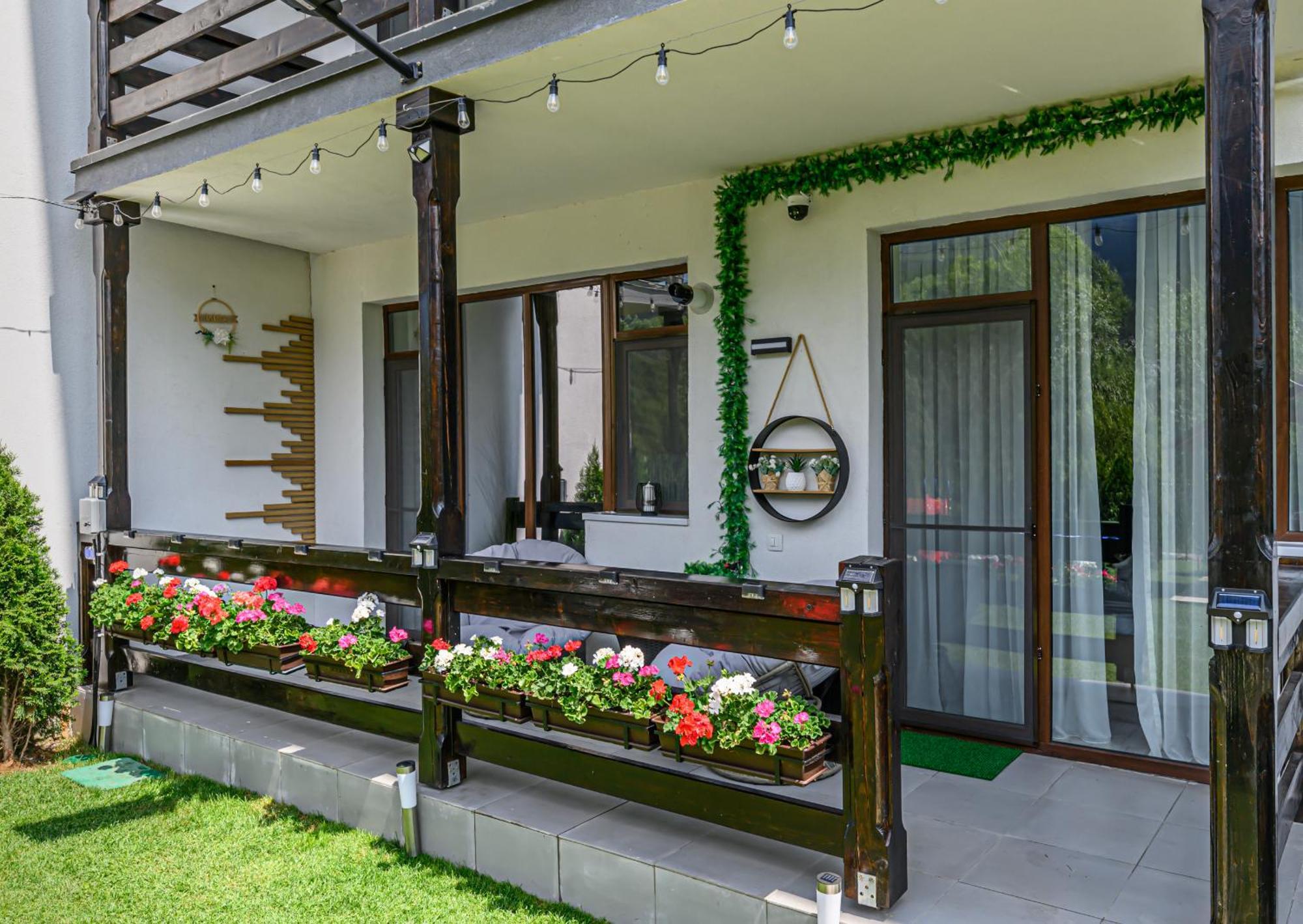 Ama Garden Apartment Буштени Экстерьер фото