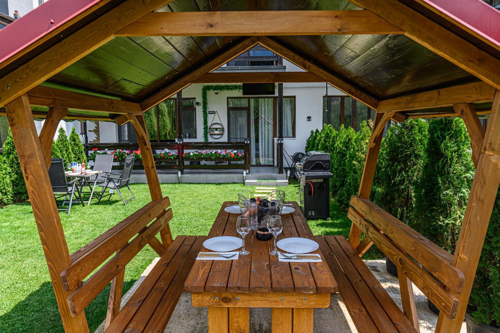 Ama Garden Apartment Буштени Экстерьер фото